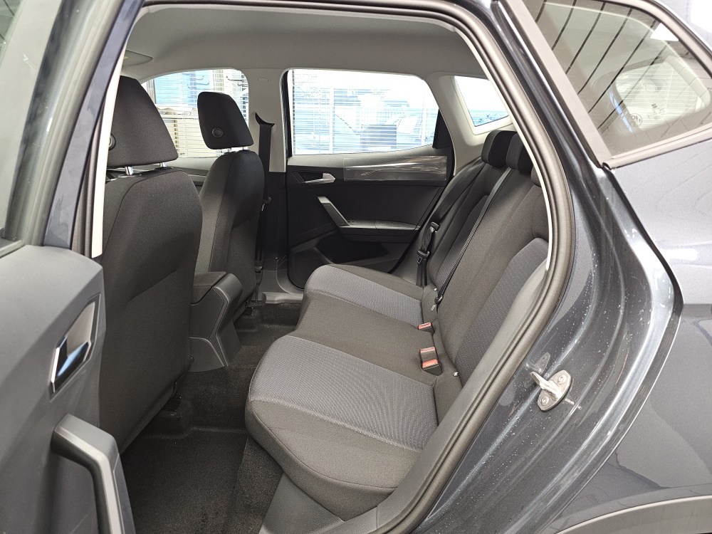 Seat Arona  bei Hoffmann Automobile in Wolfsburg kaufen und sofort mitnehmen - Bild 4