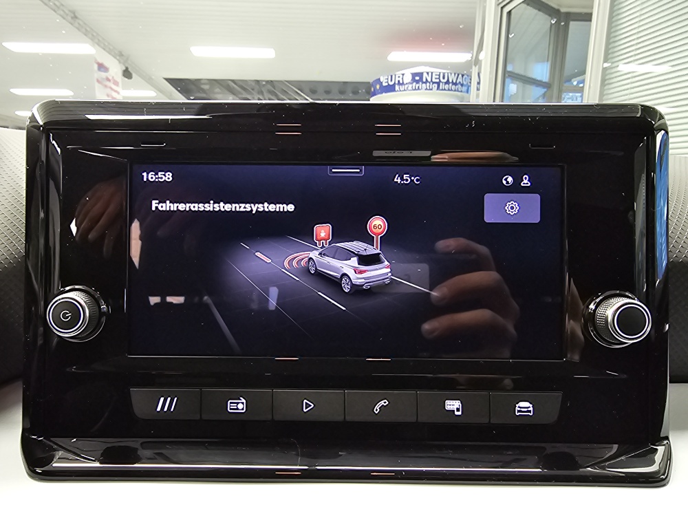 Seat Arona  bei Hoffmann Automobile in Wolfsburg kaufen und sofort mitnehmen - Bild 13