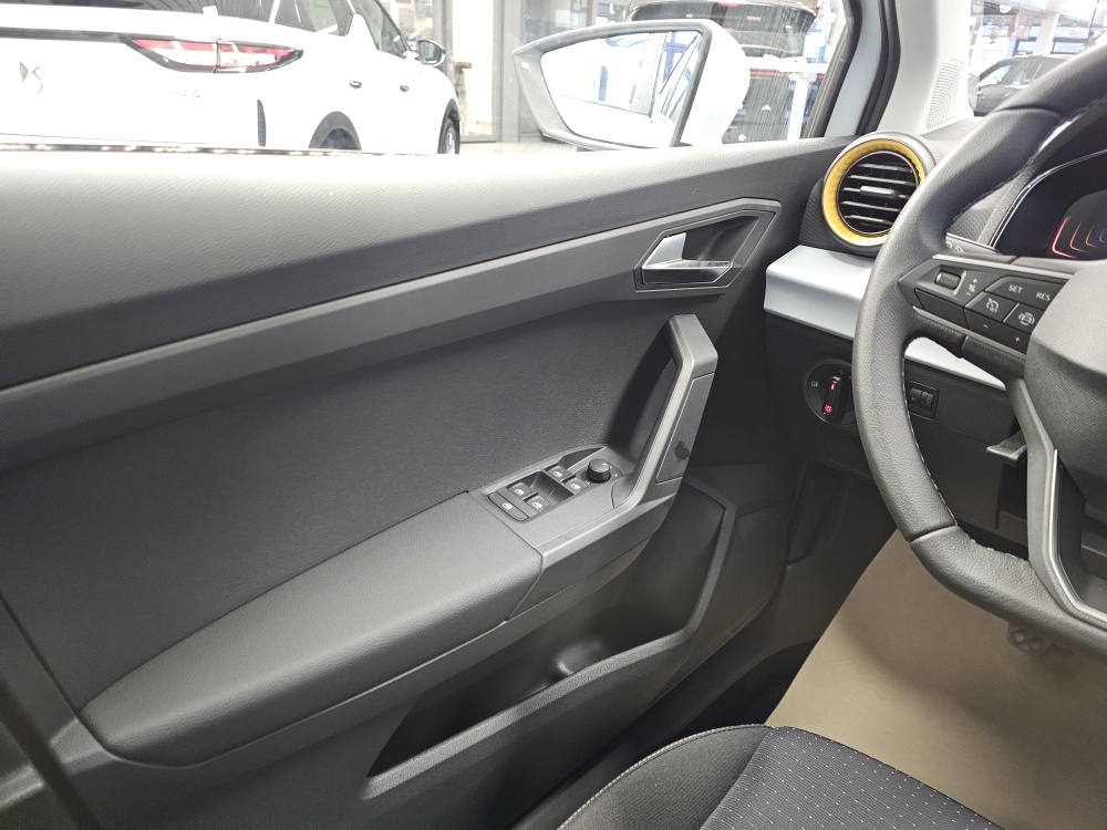 Seat Arona  bei Hoffmann Automobile in Wolfsburg kaufen und sofort mitnehmen - Bild 17