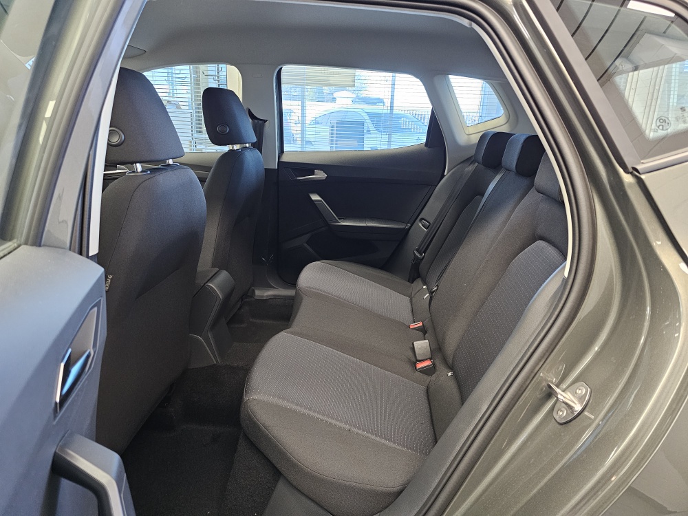 Seat Arona  bei Hoffmann Automobile in Wolfsburg kaufen und sofort mitnehmen - Bild 4
