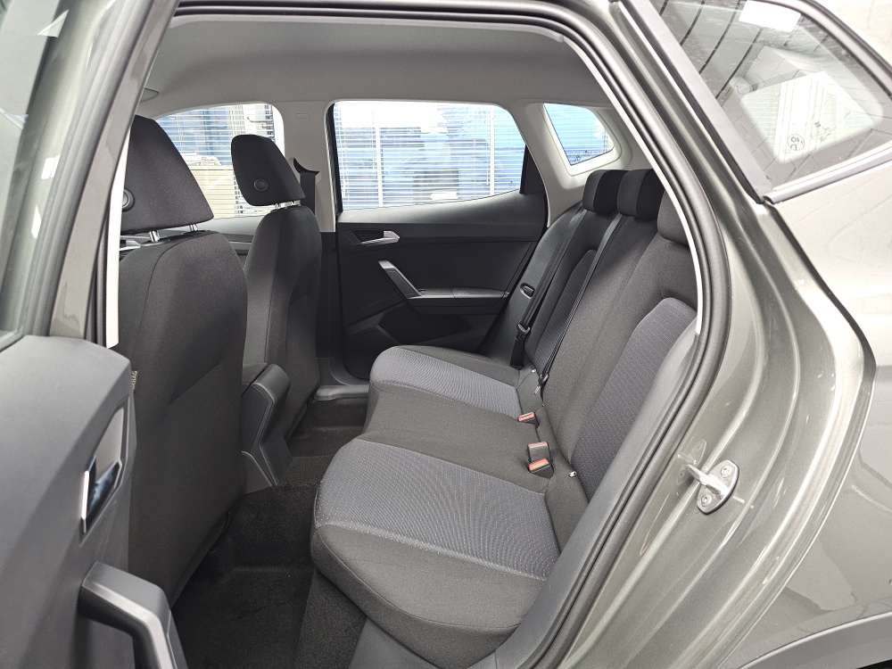 Seat Arona  bei Hoffmann Automobile in Wolfsburg kaufen und sofort mitnehmen - Bild 4