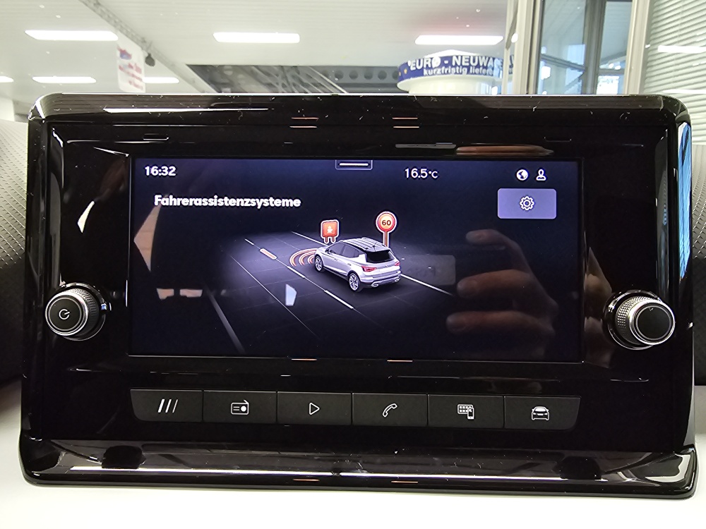 Seat Arona  bei Hoffmann Automobile in Wolfsburg kaufen und sofort mitnehmen - Bild 13