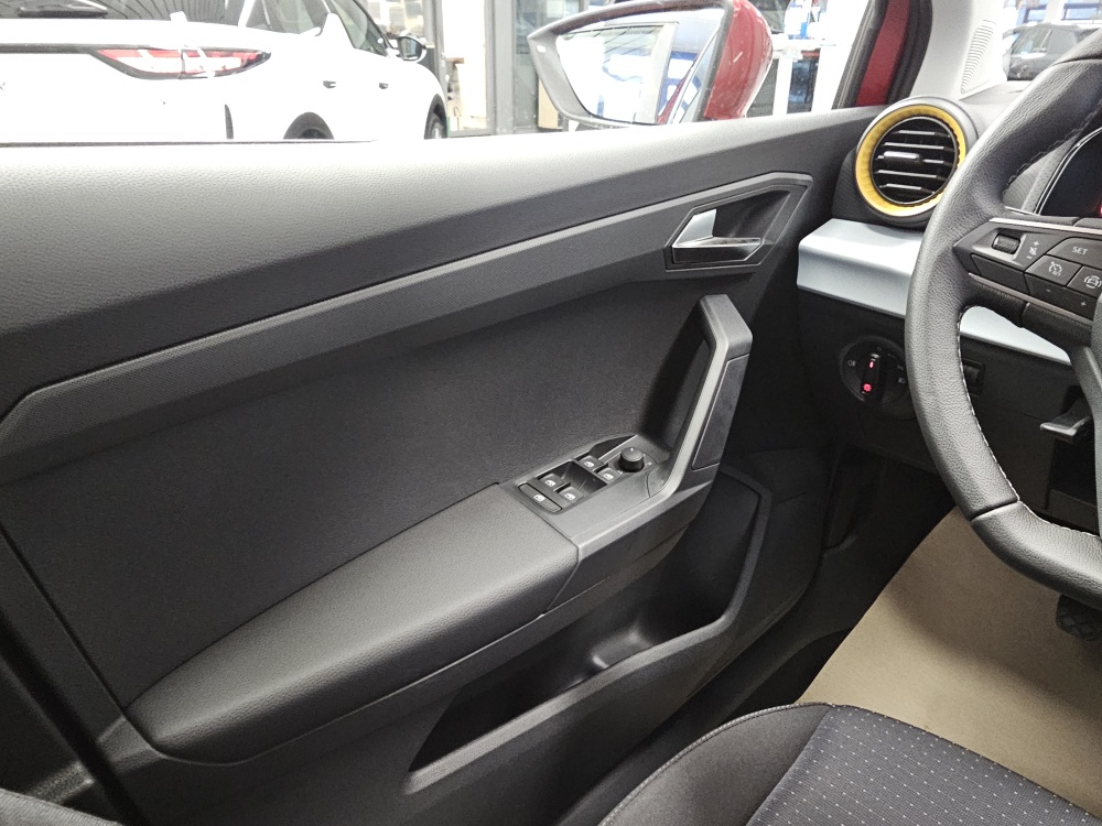 Seat Arona  bei Hoffmann Automobile in Wolfsburg kaufen und sofort mitnehmen - Bild 17