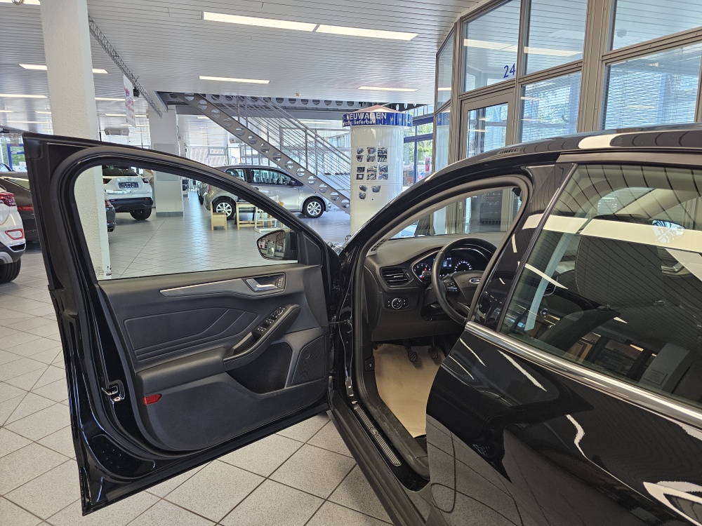 Ford Focus  bei Hoffmann Automobile in Wolfsburg kaufen und sofort mitnehmen - Bild 15