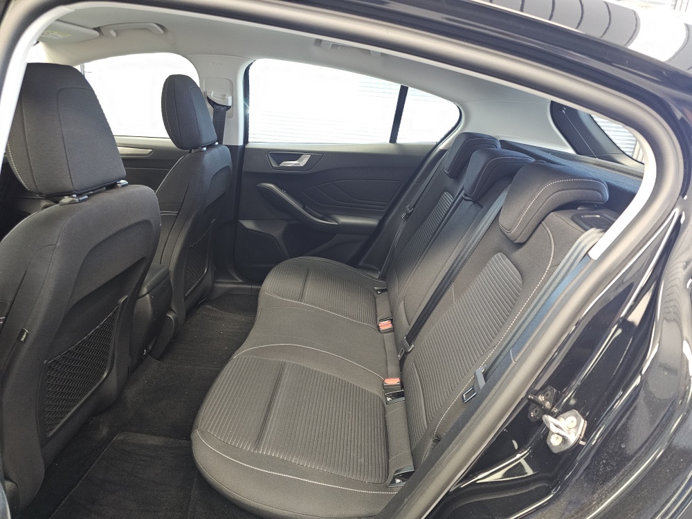 Ford Focus  bei Hoffmann Automobile in Wolfsburg kaufen und sofort mitnehmen - Bild 5