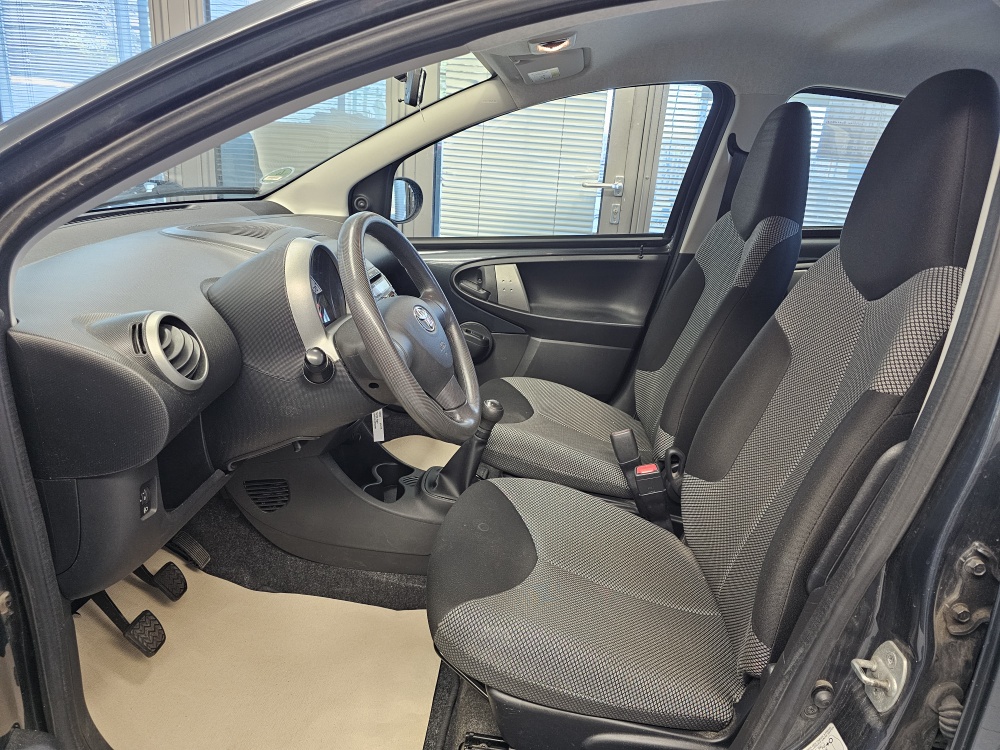 Toyota Aygo  bei Hoffmann Automobile in Wolfsburg kaufen und sofort mitnehmen - Bild 11