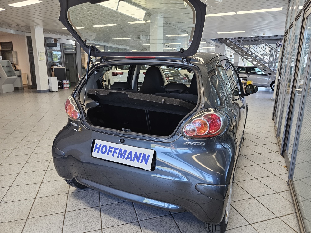 Toyota Aygo  bei Hoffmann Automobile in Wolfsburg kaufen und sofort mitnehmen - Bild 2