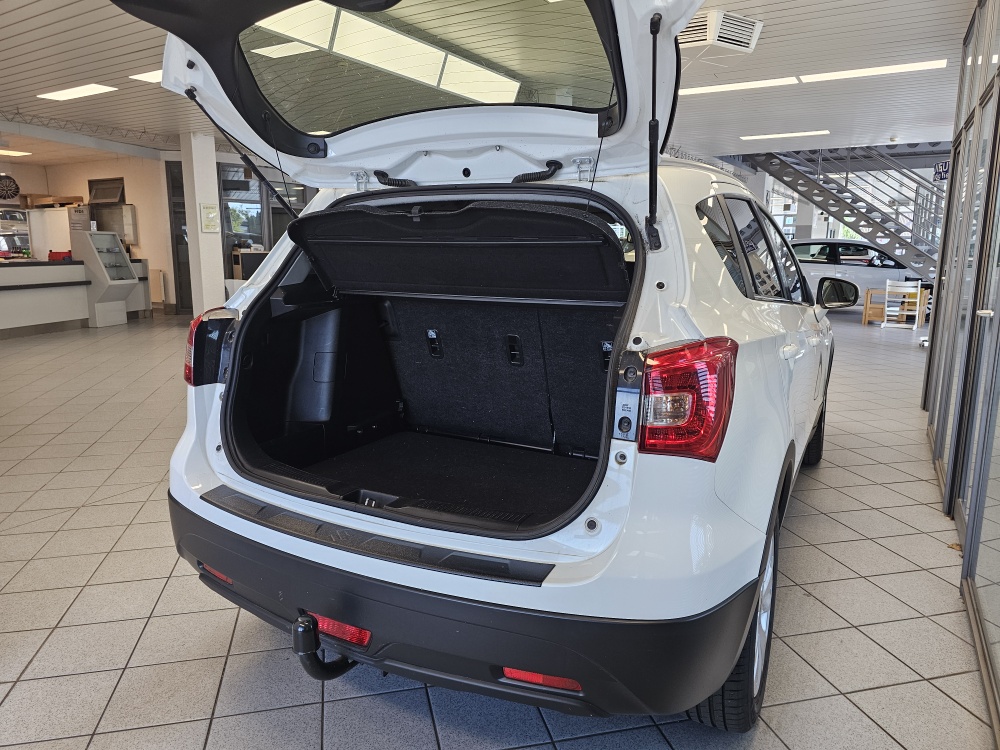Suzuki SX4  bei Hoffmann Automobile in Wolfsburg kaufen und sofort mitnehmen - Bild 2