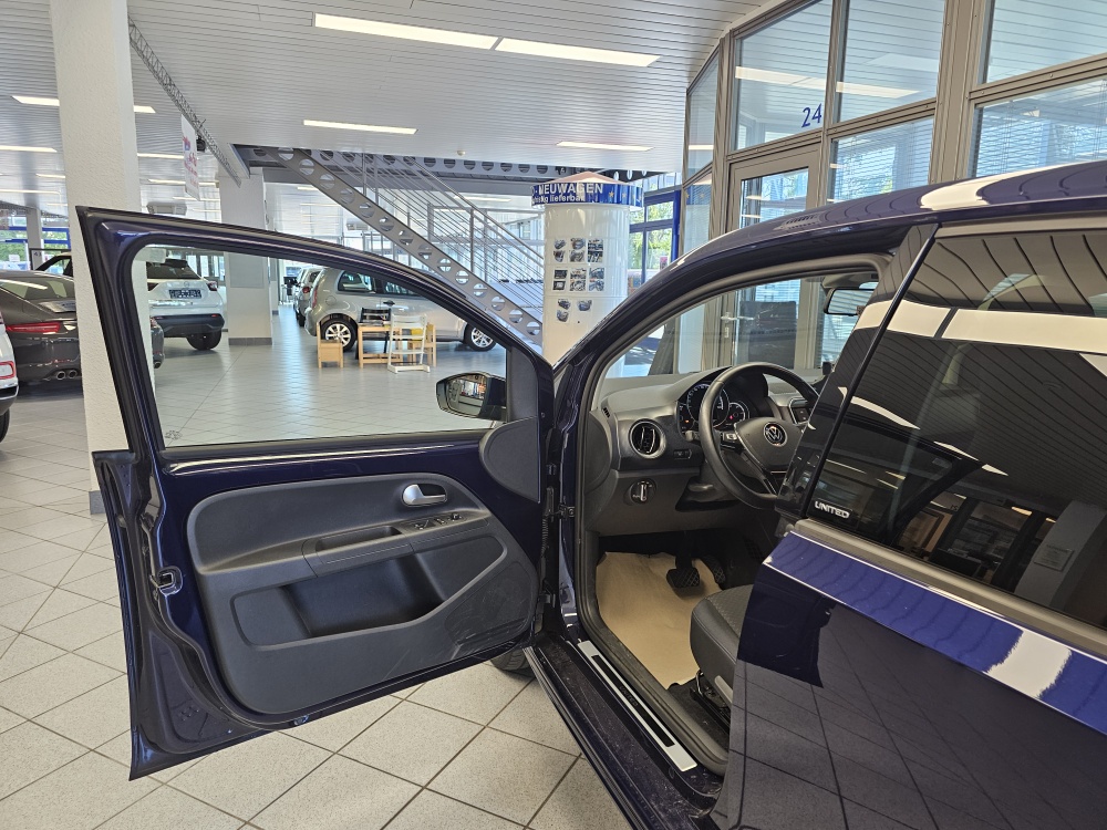 VW e-up!  bei Hoffmann Automobile in Wolfsburg kaufen und sofort mitnehmen - Bild 14
