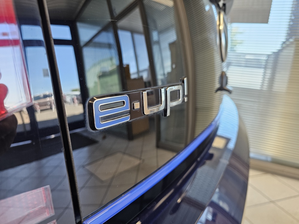 VW e-up!  bei Hoffmann Automobile in Wolfsburg kaufen und sofort mitnehmen - Bild 4