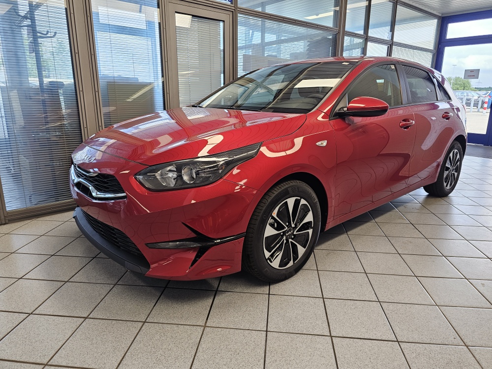 Kia Ceed  für nur 21.950,- € bei Hoffmann Automobile in Wolfsburg kaufen und sofort mitnehmen