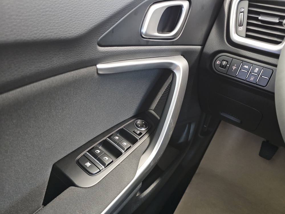 Kia Ceed  bei Hoffmann Automobile in Wolfsburg kaufen und sofort mitnehmen - Bild 17