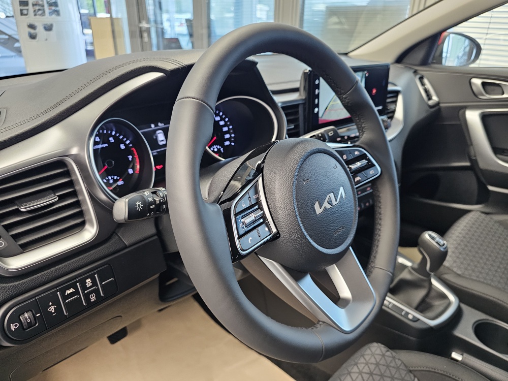 Kia Ceed  bei Hoffmann Automobile in Wolfsburg kaufen und sofort mitnehmen - Bild 19