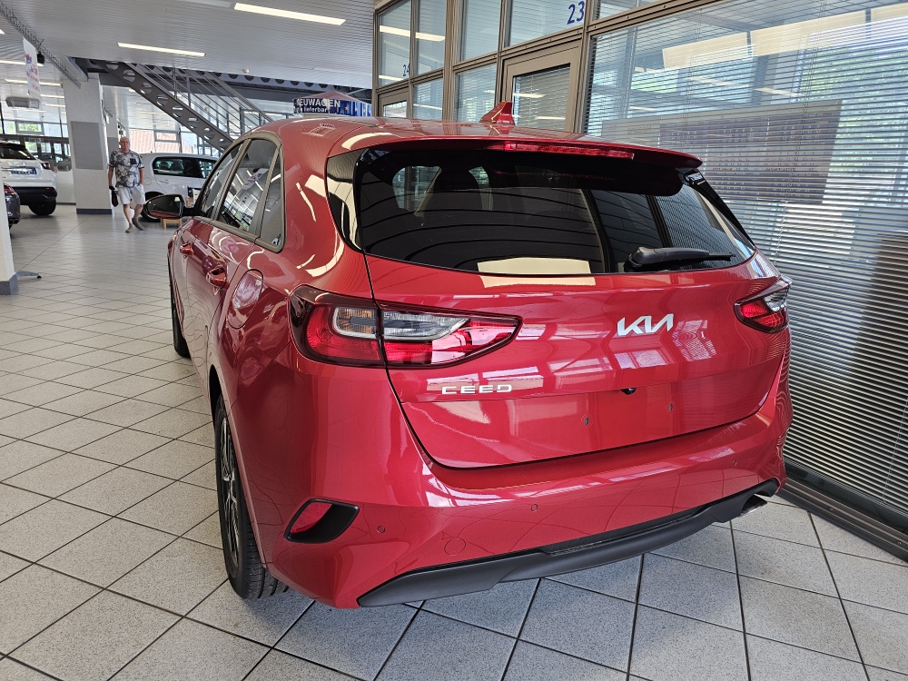 Kia Ceed  bei Hoffmann Automobile in Wolfsburg kaufen und sofort mitnehmen - Bild 3