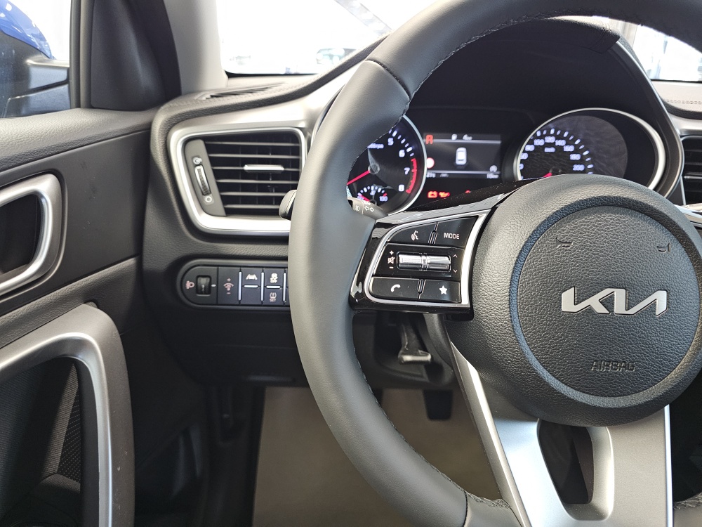 Kia Ceed  bei Hoffmann Automobile in Wolfsburg kaufen und sofort mitnehmen - Bild 15
