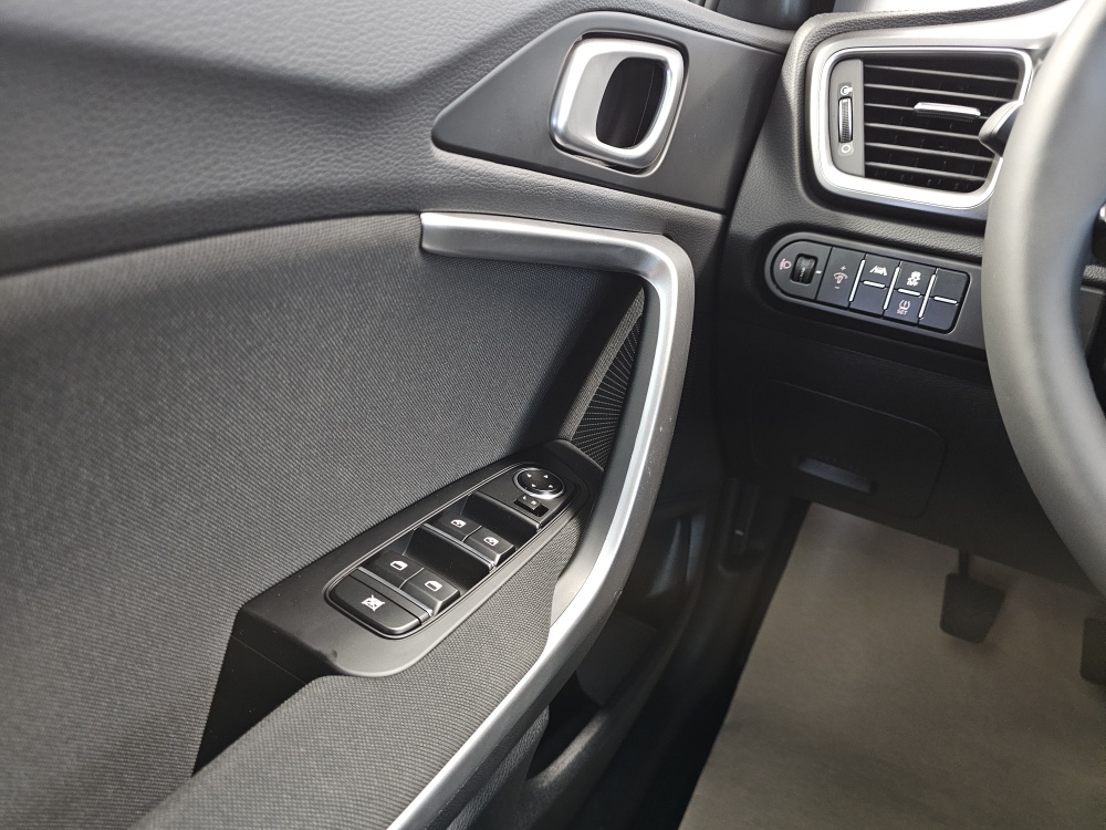 Kia Ceed  bei Hoffmann Automobile in Wolfsburg kaufen und sofort mitnehmen - Bild 16