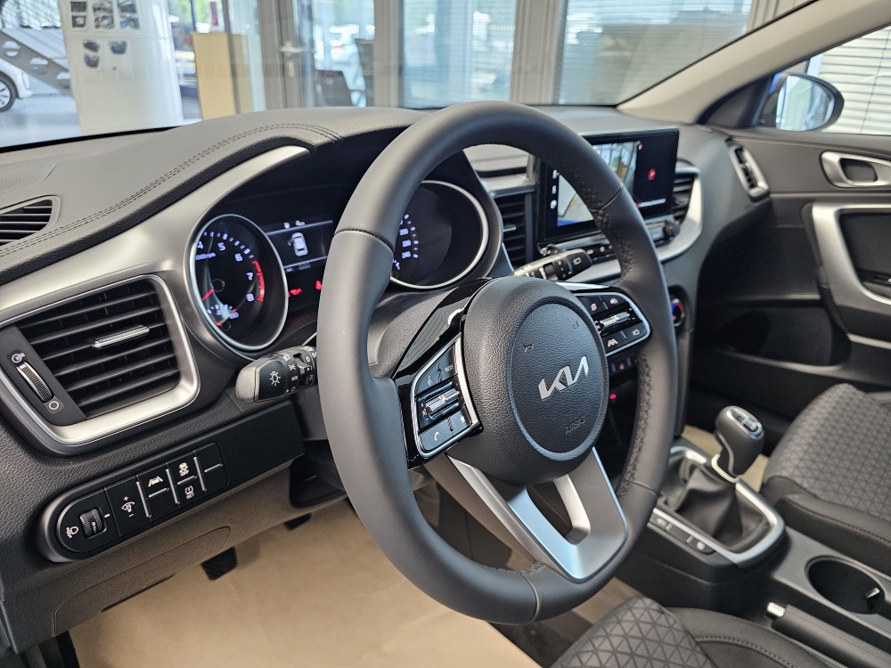 Kia Ceed  bei Hoffmann Automobile in Wolfsburg kaufen und sofort mitnehmen - Bild 18