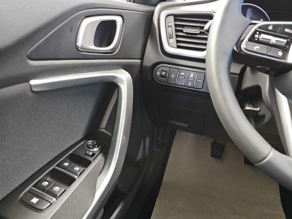 Kia Ceed  bei Hoffmann Automobile in Wolfsburg kaufen und sofort mitnehmen - Bild 15