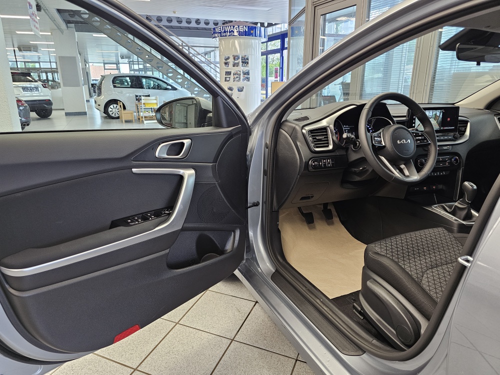 Kia Ceed  bei Hoffmann Automobile in Wolfsburg kaufen und sofort mitnehmen - Bild 19