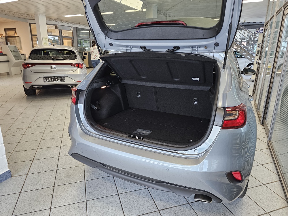 Kia Ceed  bei Hoffmann Automobile in Wolfsburg kaufen und sofort mitnehmen - Bild 2