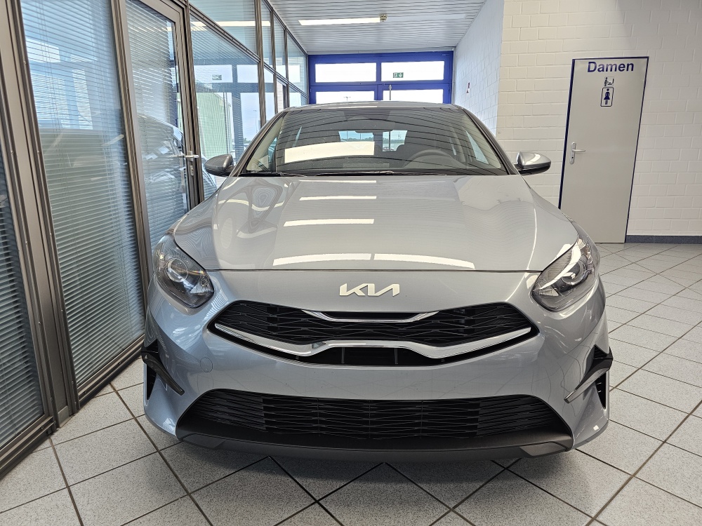 Kia Ceed  bei Hoffmann Automobile in Wolfsburg kaufen und sofort mitnehmen - Bild 22