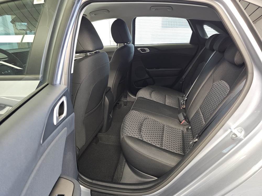 Kia Ceed  bei Hoffmann Automobile in Wolfsburg kaufen und sofort mitnehmen - Bild 4