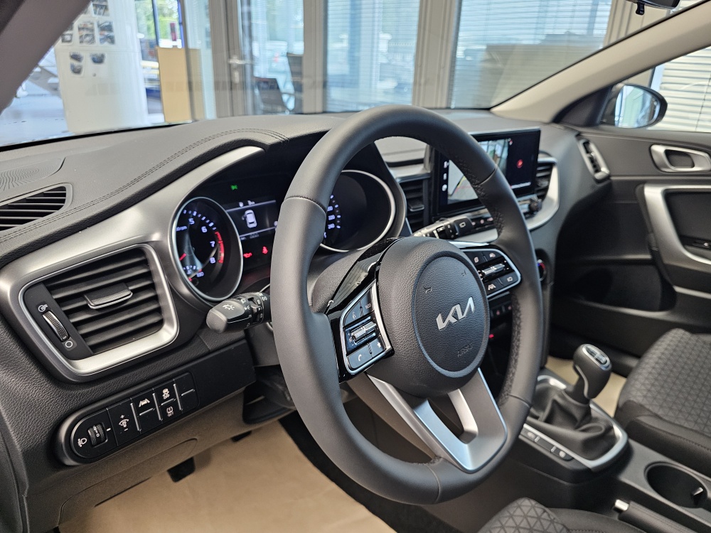 Kia Ceed  bei Hoffmann Automobile in Wolfsburg kaufen und sofort mitnehmen - Bild 18