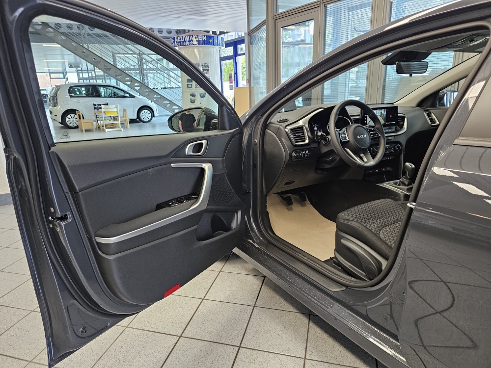Kia Ceed  bei Hoffmann Automobile in Wolfsburg kaufen und sofort mitnehmen - Bild 20