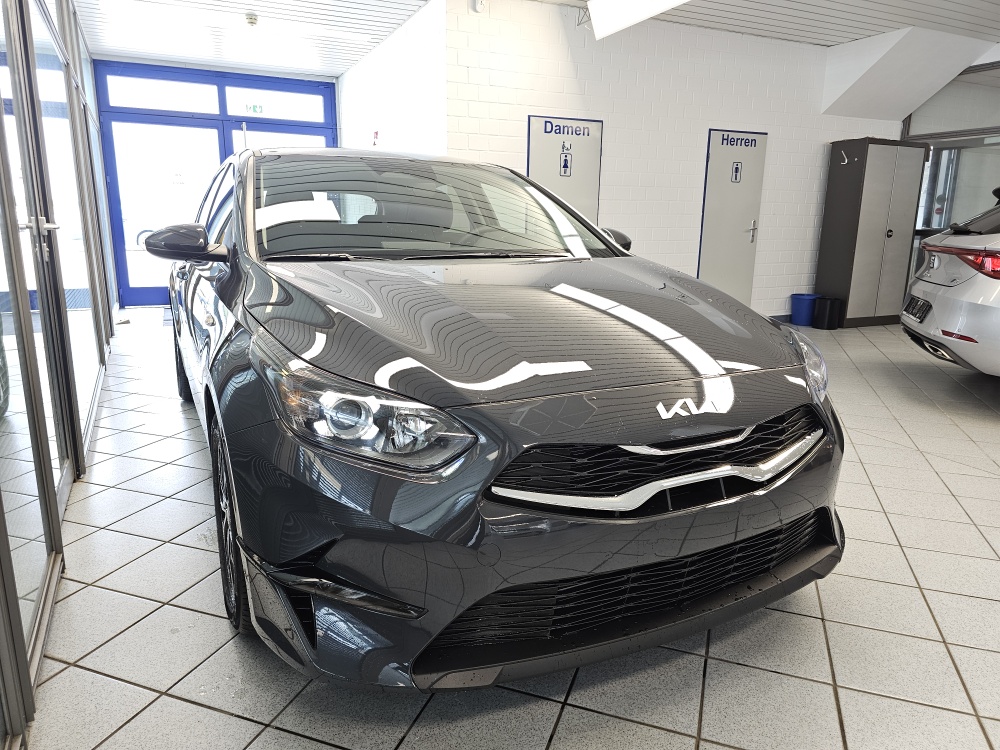 Kia Ceed  bei Hoffmann Automobile in Wolfsburg kaufen und sofort mitnehmen - Bild 24