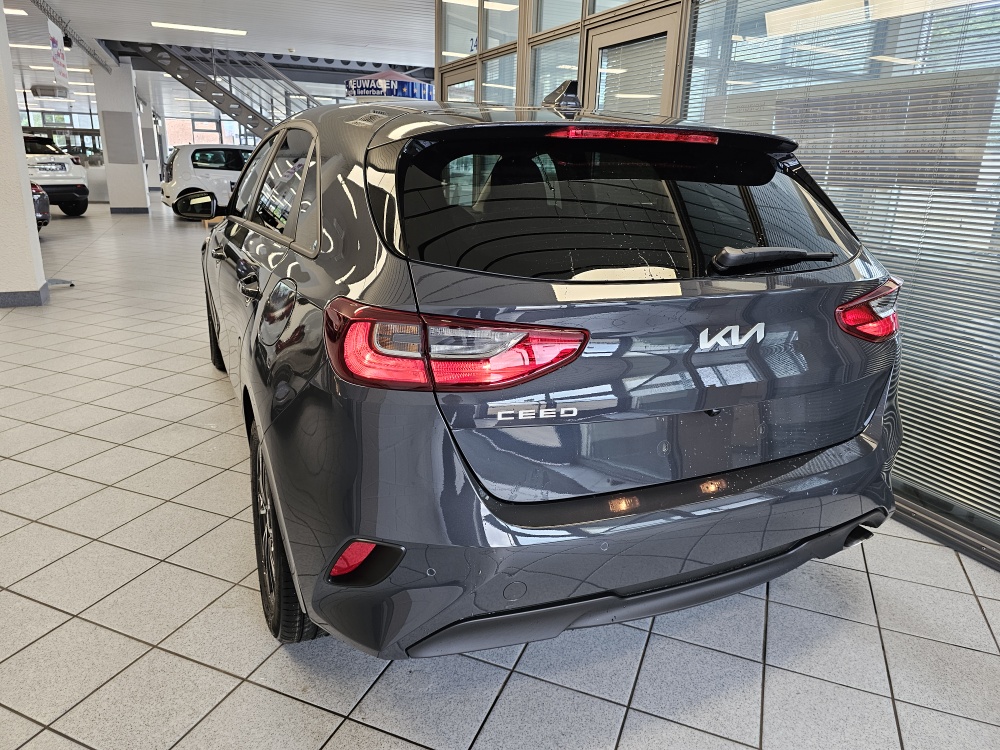 Kia Ceed  bei Hoffmann Automobile in Wolfsburg kaufen und sofort mitnehmen - Bild 3