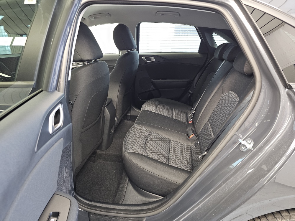 Kia Ceed  bei Hoffmann Automobile in Wolfsburg kaufen und sofort mitnehmen - Bild 4