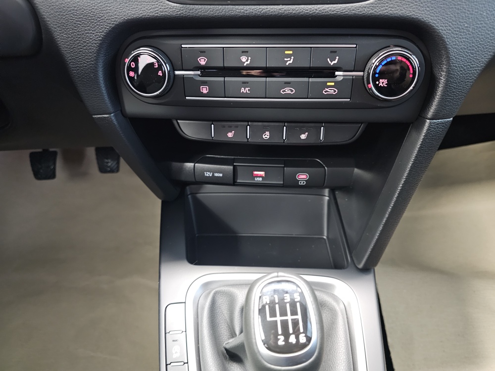 Kia Ceed  bei Hoffmann Automobile in Wolfsburg kaufen und sofort mitnehmen - Bild 7