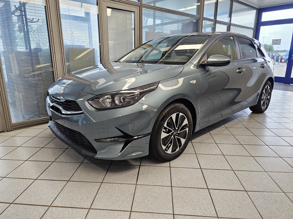 Kia Ceed  für nur 21.950,- € bei Hoffmann Automobile in Wolfsburg kaufen und sofort mitnehmen