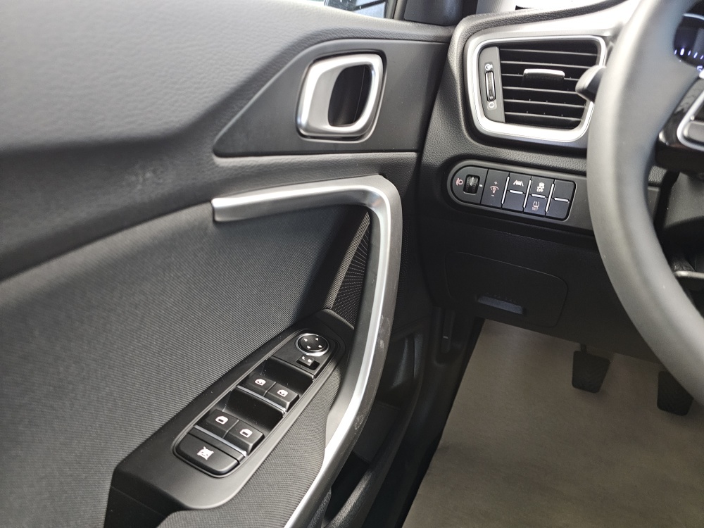 Kia Ceed  bei Hoffmann Automobile in Wolfsburg kaufen und sofort mitnehmen - Bild 17