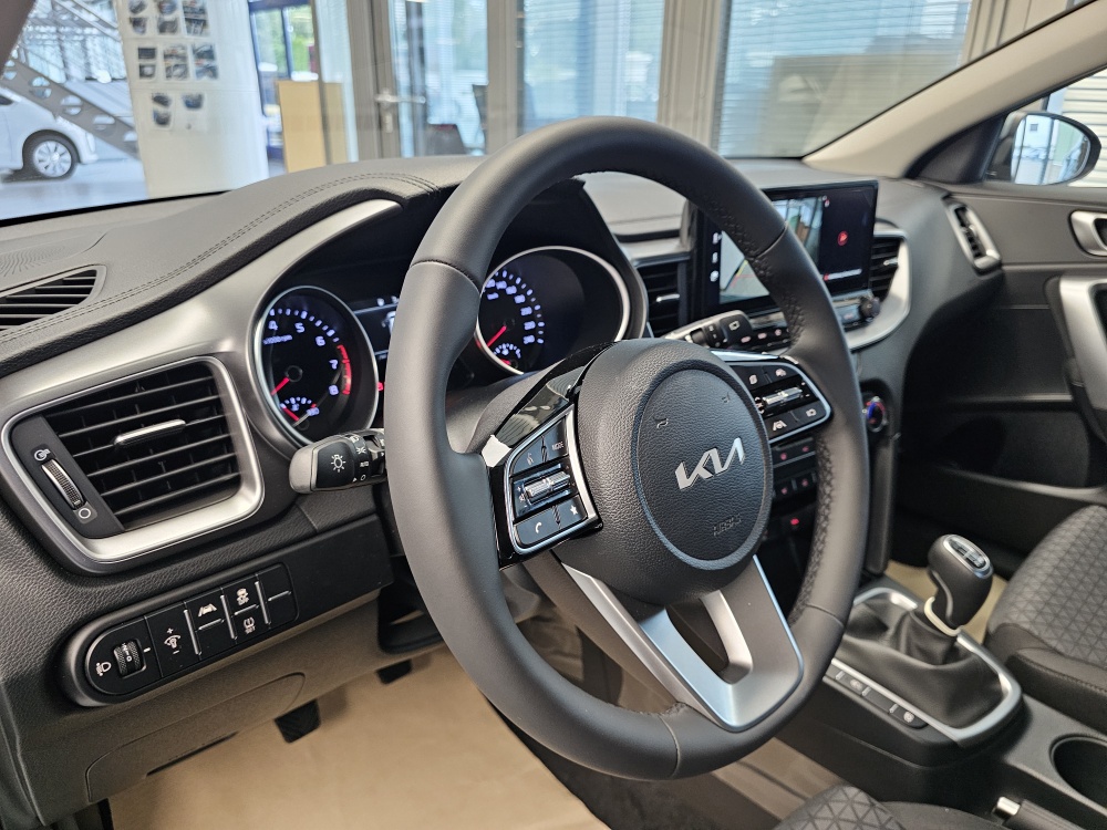 Kia Ceed  bei Hoffmann Automobile in Wolfsburg kaufen und sofort mitnehmen - Bild 19
