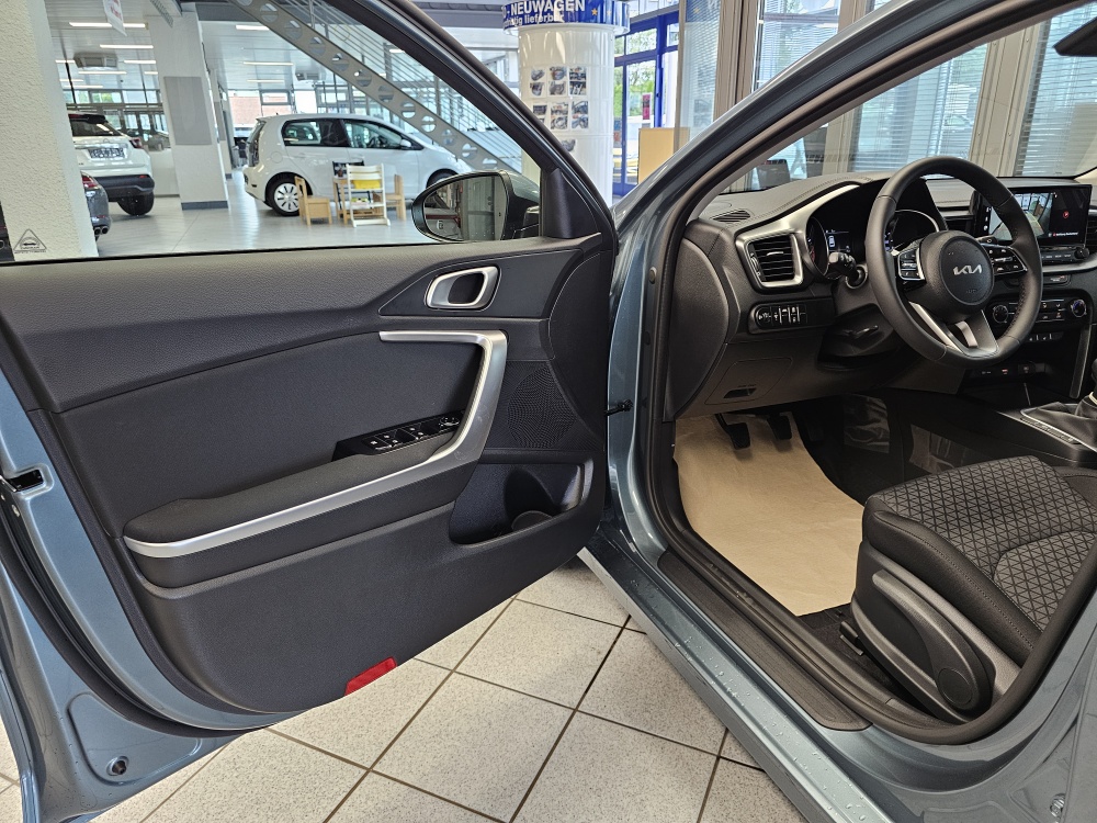 Kia Ceed  bei Hoffmann Automobile in Wolfsburg kaufen und sofort mitnehmen - Bild 21
