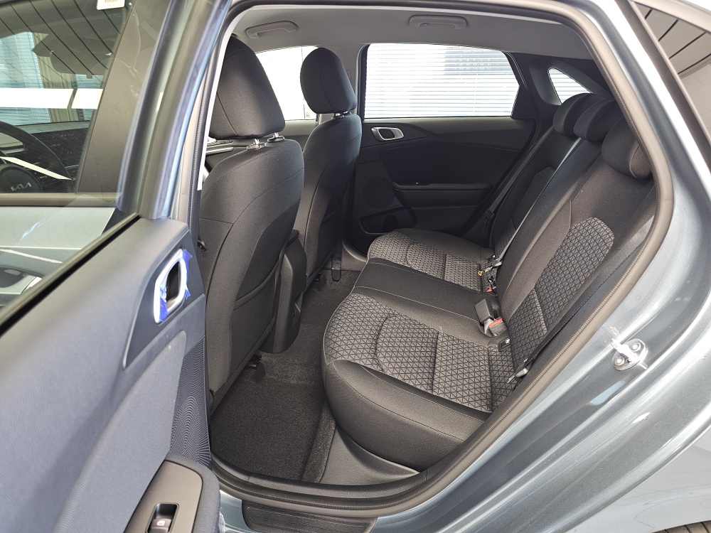 Kia Ceed  bei Hoffmann Automobile in Wolfsburg kaufen und sofort mitnehmen - Bild 4