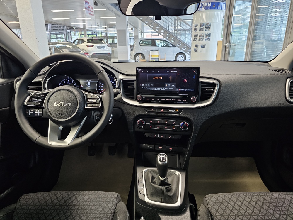 Kia Ceed  bei Hoffmann Automobile in Wolfsburg kaufen und sofort mitnehmen - Bild 5
