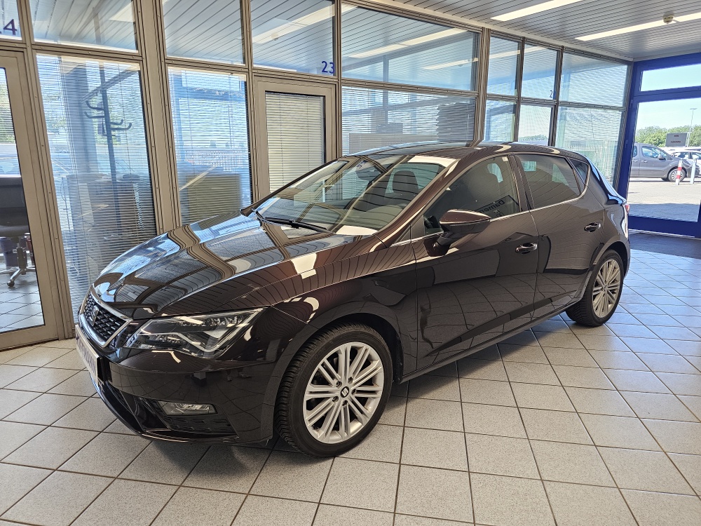Seat Leon Xcellence für nur 14.900,- € bei Hoffmann Automobile in Wolfsburg kaufen und sofort mitnehmen