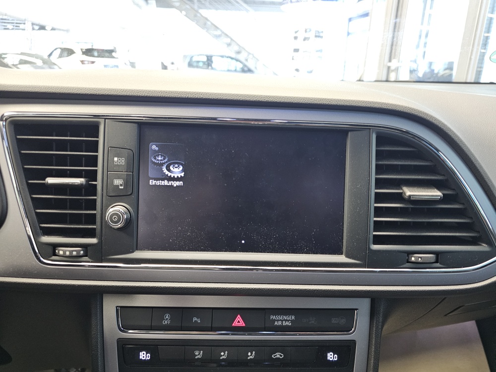 Seat Leon  bei Hoffmann Automobile in Wolfsburg kaufen und sofort mitnehmen - Bild 10