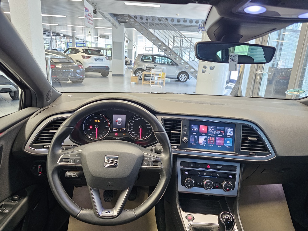 Seat Leon  bei Hoffmann Automobile in Wolfsburg kaufen und sofort mitnehmen - Bild 14