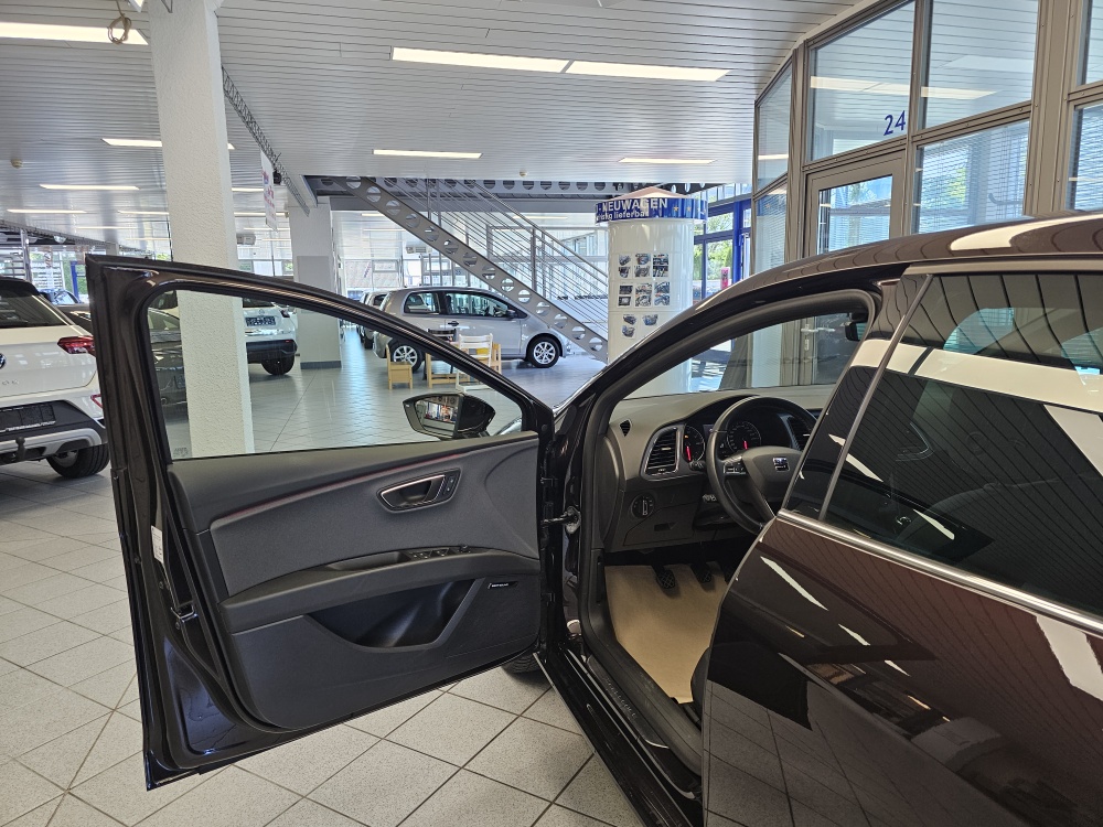 Seat Leon  bei Hoffmann Automobile in Wolfsburg kaufen und sofort mitnehmen - Bild 17