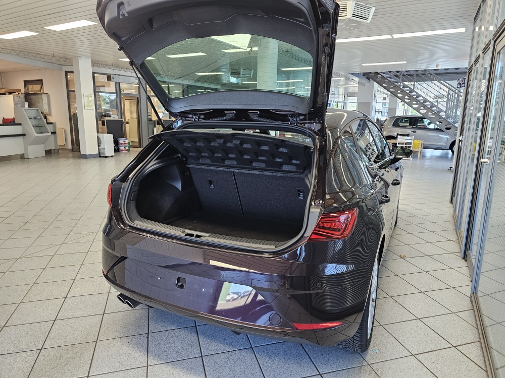 Seat Leon  bei Hoffmann Automobile in Wolfsburg kaufen und sofort mitnehmen - Bild 2