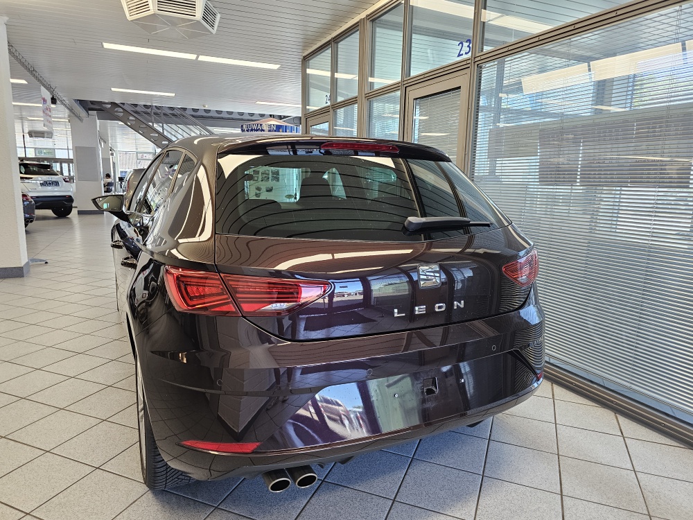 Seat Leon  bei Hoffmann Automobile in Wolfsburg kaufen und sofort mitnehmen - Bild 4