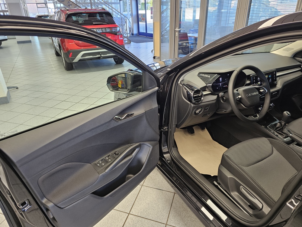 Skoda Fabia bei Hoffmann Automobile in Wolfsburg kaufen und sofort mitnehmen - Bild 22