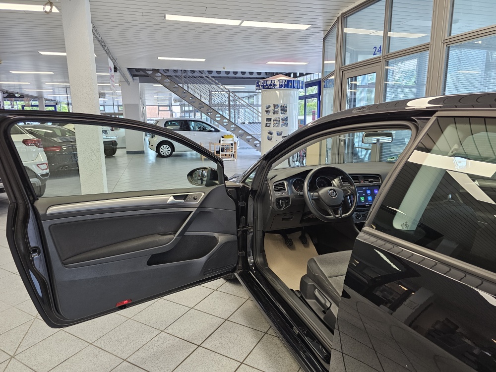 VW Golf  bei Hoffmann Automobile in Wolfsburg kaufen und sofort mitnehmen - Bild 15