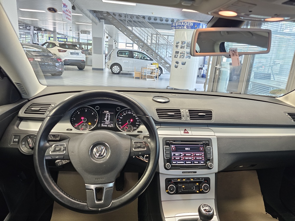 VW Passat Variant  bei Hoffmann Automobile in Wolfsburg kaufen und sofort mitnehmen - Bild 12
