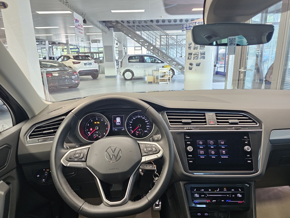 VW Tiguan  bei Hoffmann Automobile in Wolfsburg kaufen und sofort mitnehmen - Bild 20