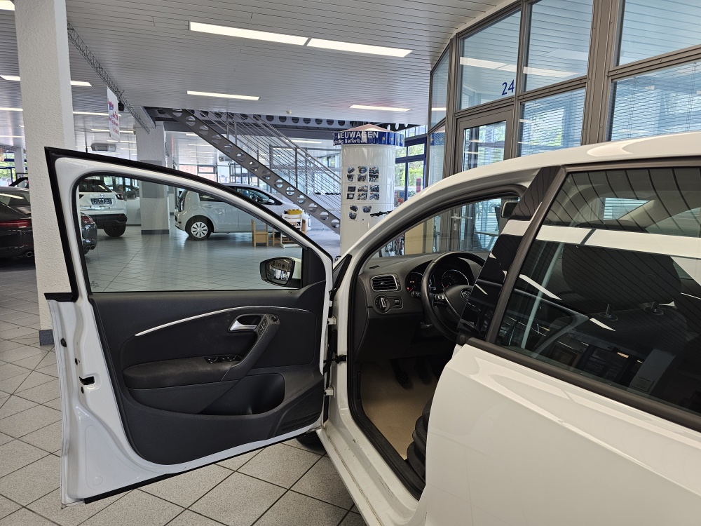 VW Polo  bei Hoffmann Automobile in Wolfsburg kaufen und sofort mitnehmen - Bild 16