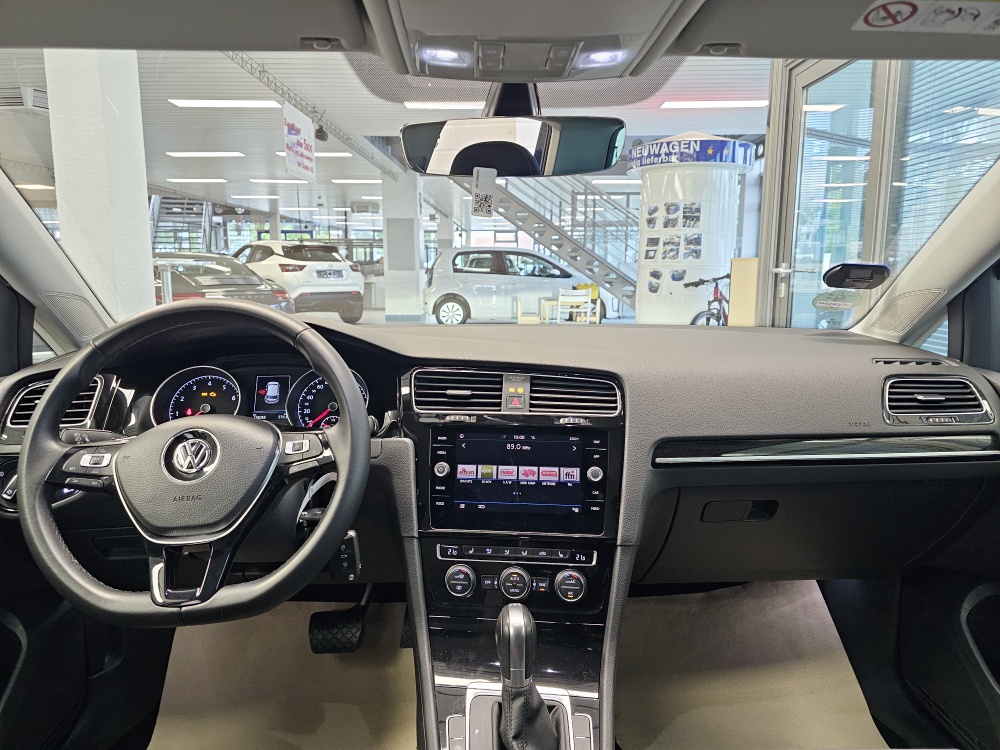 VW Golf  bei Hoffmann Automobile in Wolfsburg kaufen und sofort mitnehmen - Bild 6